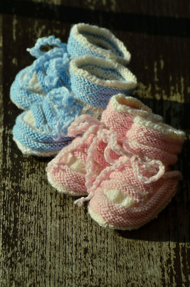 Knitted baby shoes, wool material. Free public domain CC0 image