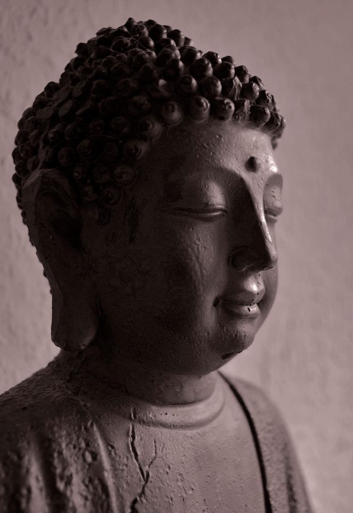 Buddha statue. Free public domain CC0 image.