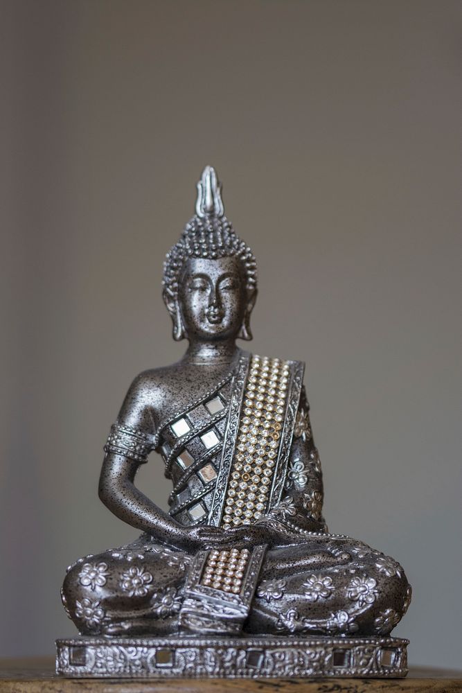 Peaceful Buddha statue background. Free public domain CC0 image.