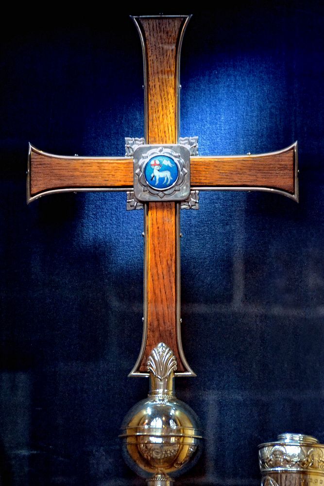 Cross crucifix. Free public domain CC0 photo.