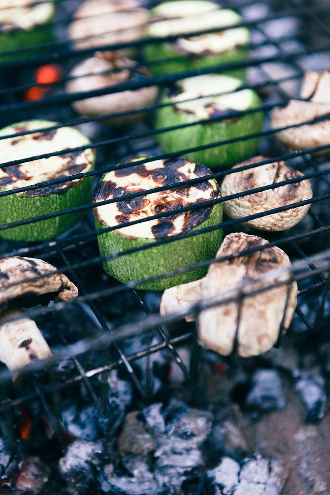 Grilled mushrooms & vegetables. Free public domain CC0 image