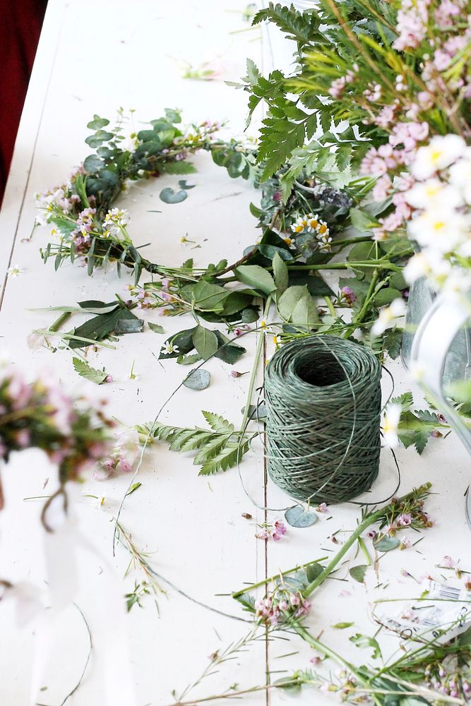 Making flower crown. Free public domain CC0 photo.