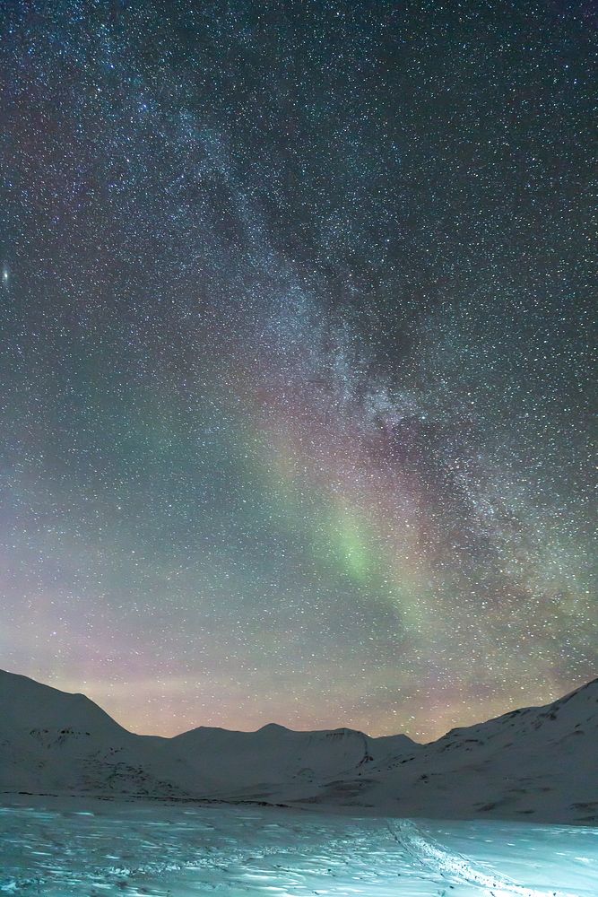 Aurora borealis. Free public domain CC0 photo.