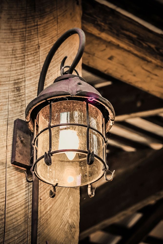 Lantern post, street light. Free public domain CC0 photo