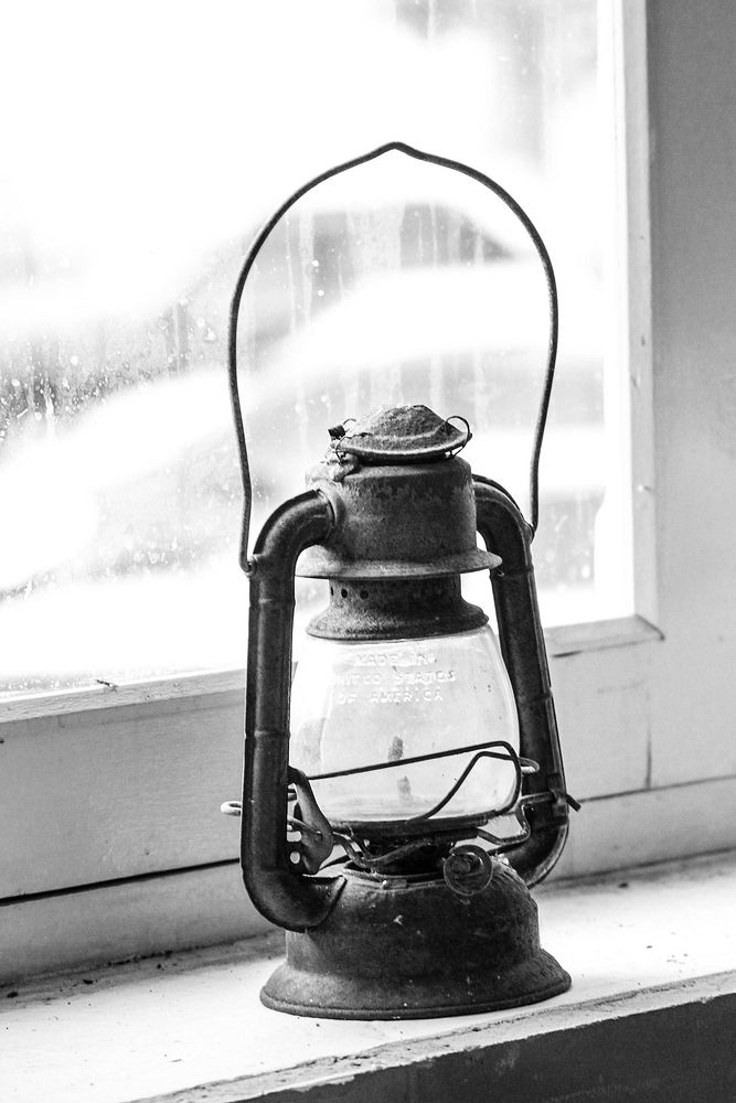 Light lamp. Free public domain CC0 image