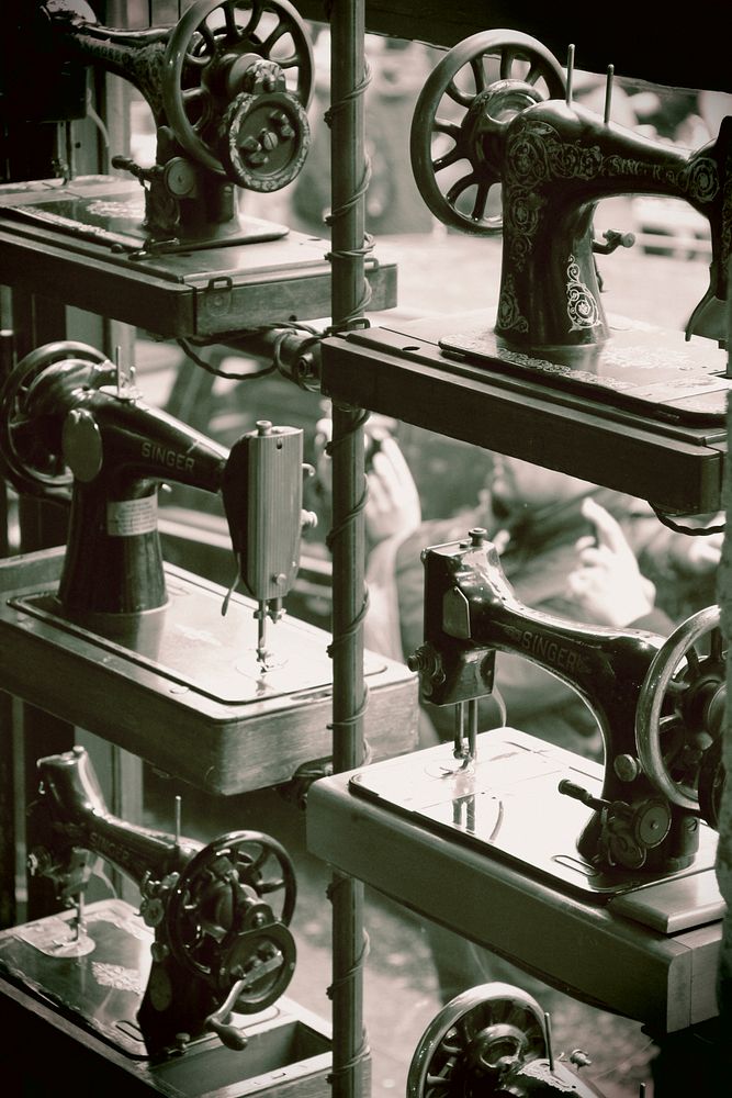 Sewing machine. Free public domain CC0 photo.