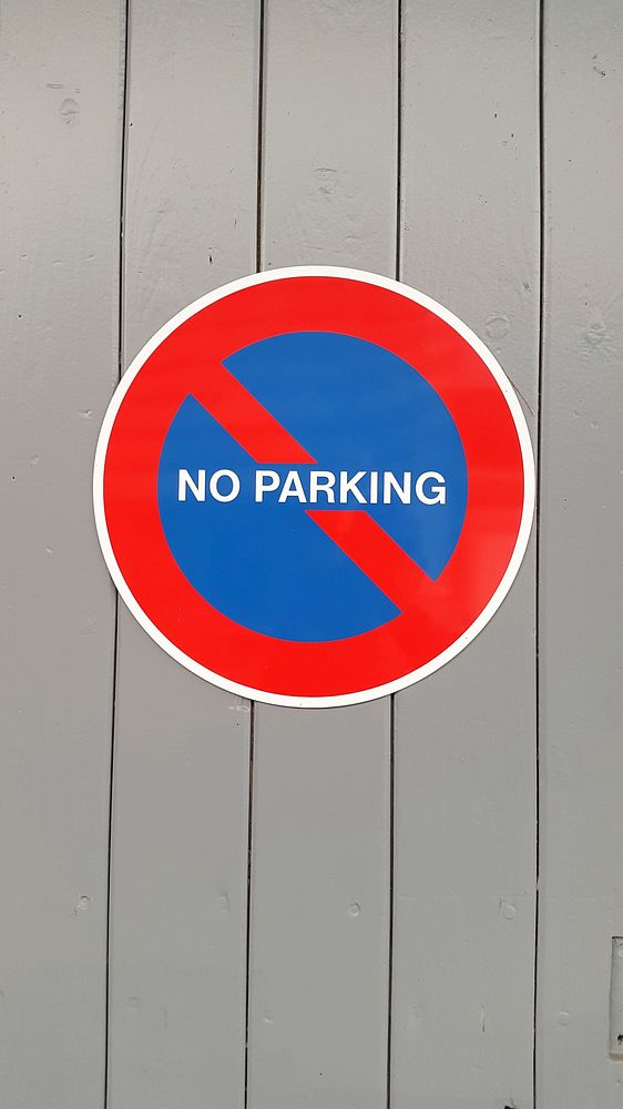 No parking sign. Free public domain CC0 photo.