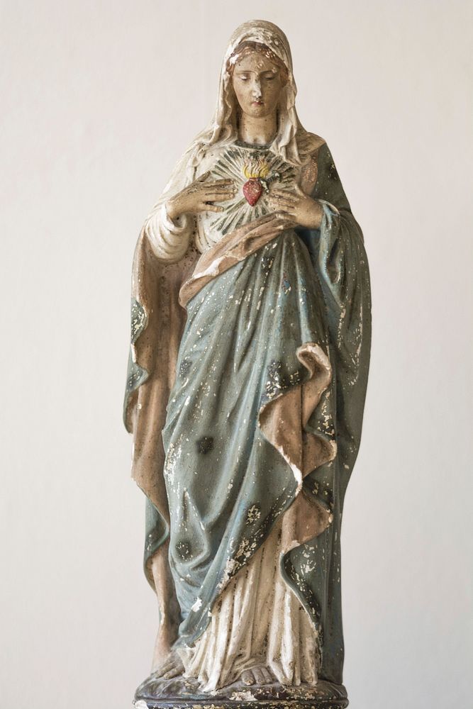 Sculpture of an angel. Free public domain CC0 image.