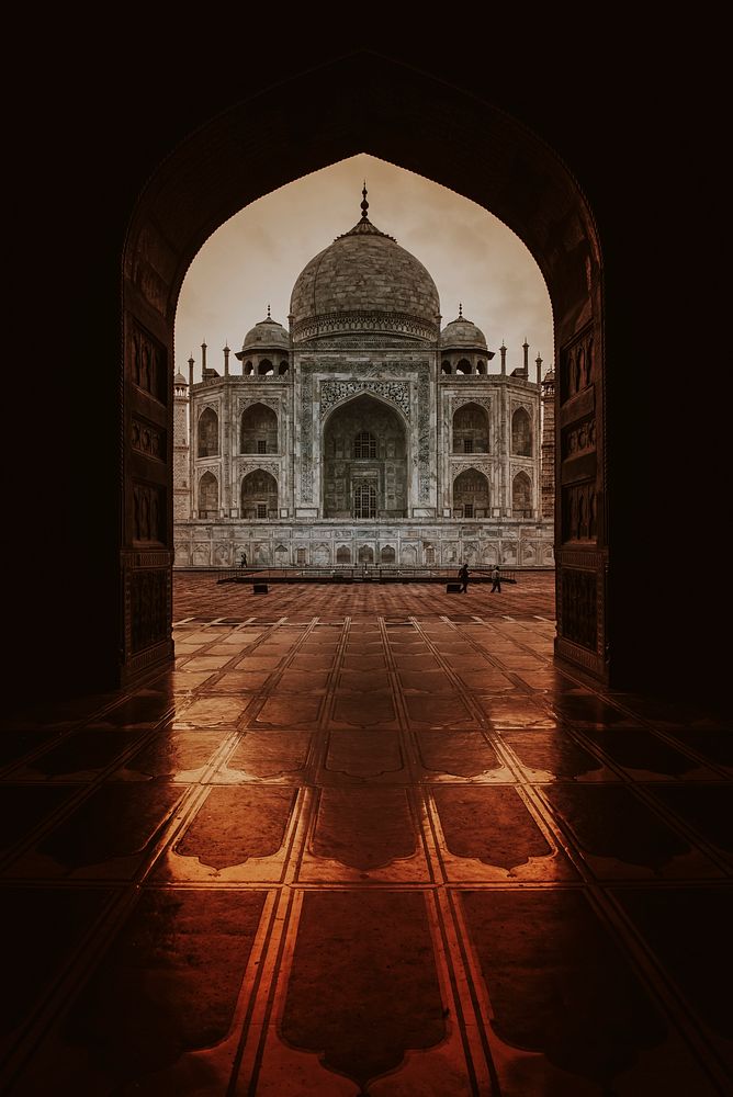 Travel phone wallpaper, the Taj Mahal in Agra, India, vivid tone