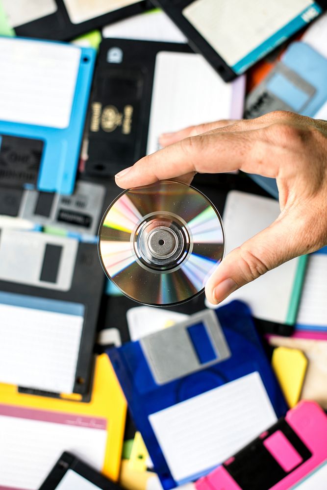 Disks and floppy disks