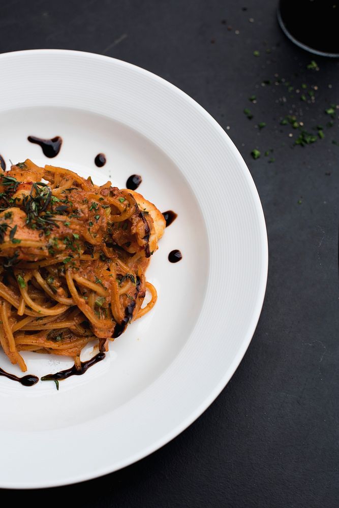Food styling spaghetti plate closeup