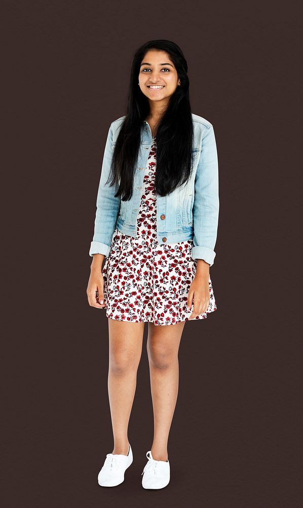 Young indian womn standing with casual outfit