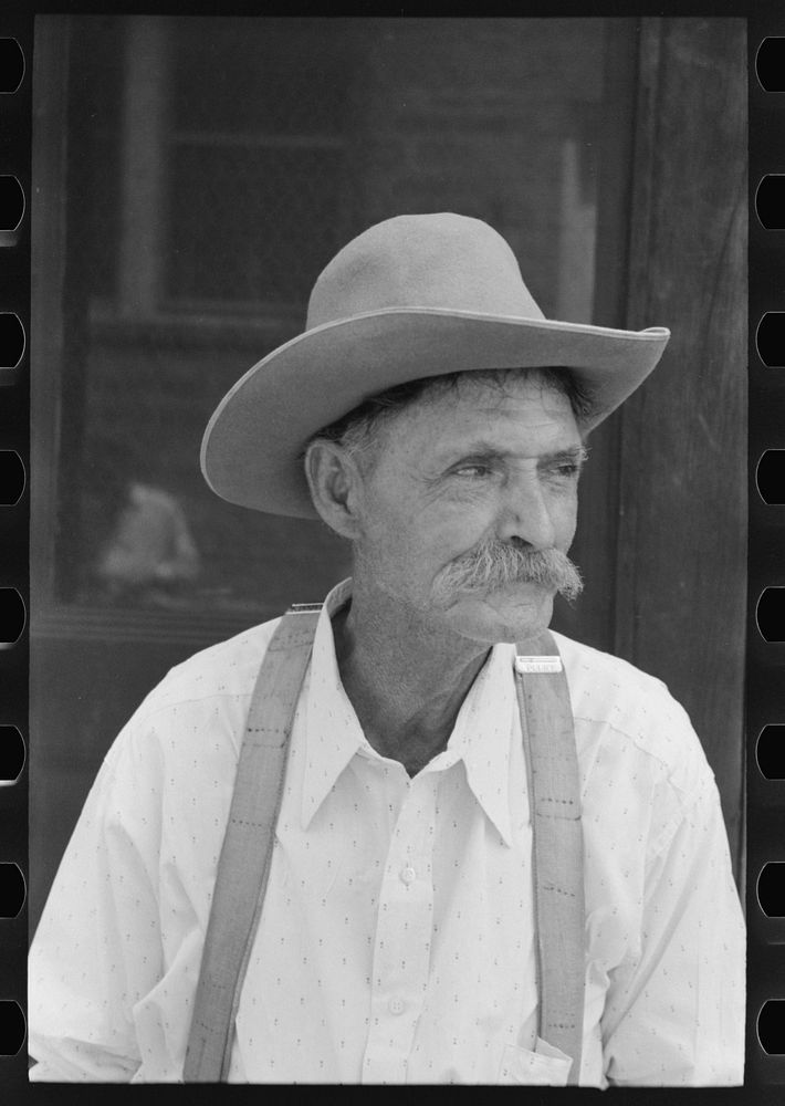 [Untitled photo, possibly related to: Veteran oil worker, now a peddler, Seminole, Oklahoma] by Russell Lee