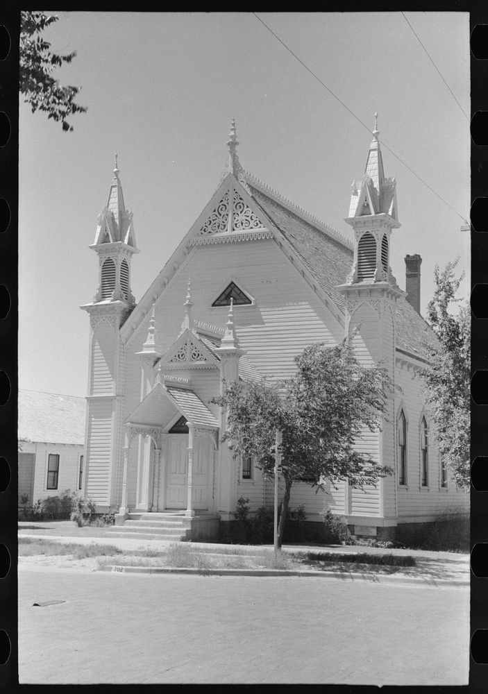 [Untitled photo, possibly related to: Church, Dalhart, Texas] by Russell Lee