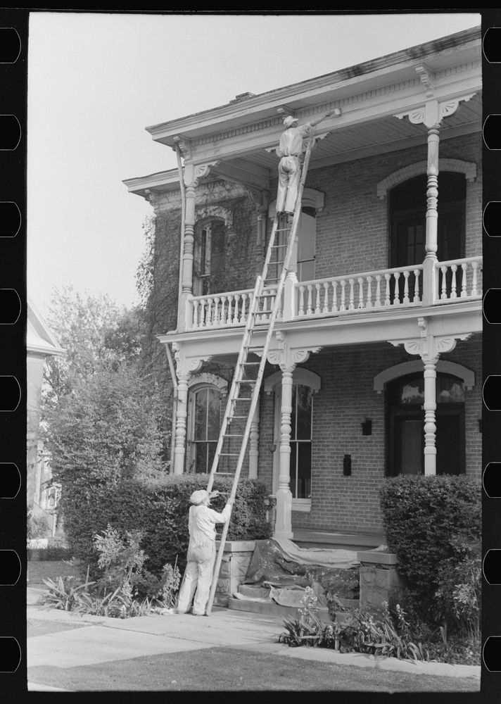 Painting a house, Waco, Texas by Russell Lee