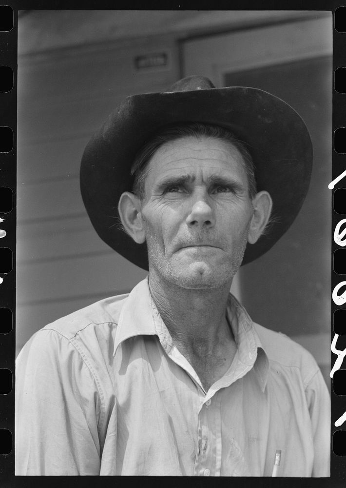 Migratory laborer at the Agua Fria Migratory Labor Camp, Arizona by Russell Lee