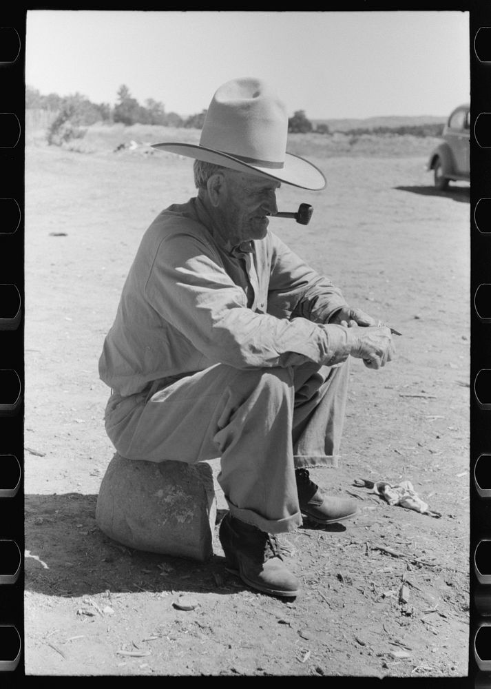 [Untitled photo, possibly related to: Water witch and old time cowboy, Pie Town, New Mexico] by Russell Lee