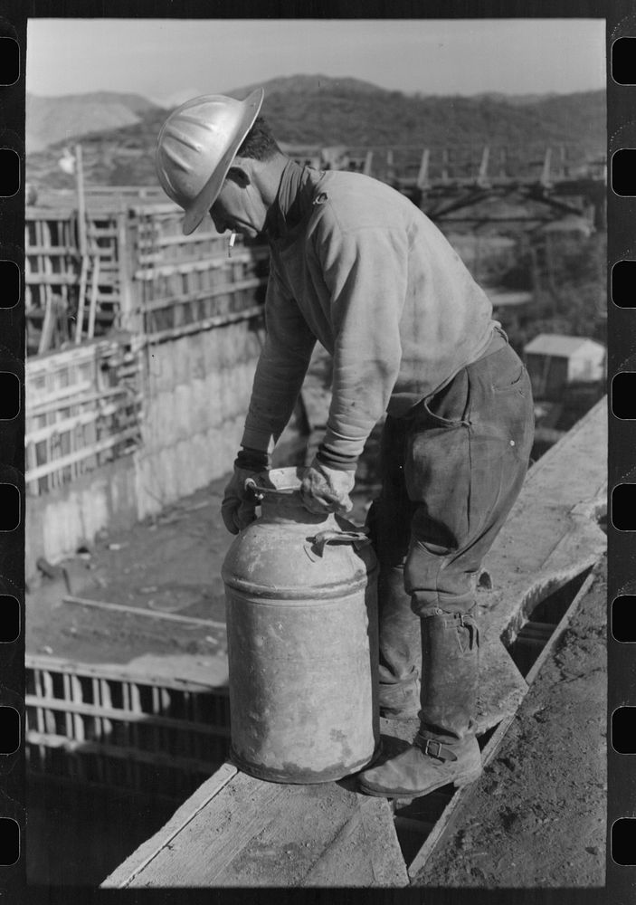 [Untitled photo, possibly related to: Construction worker, Shasta Dam, Shasta County, California] by Russell Lee