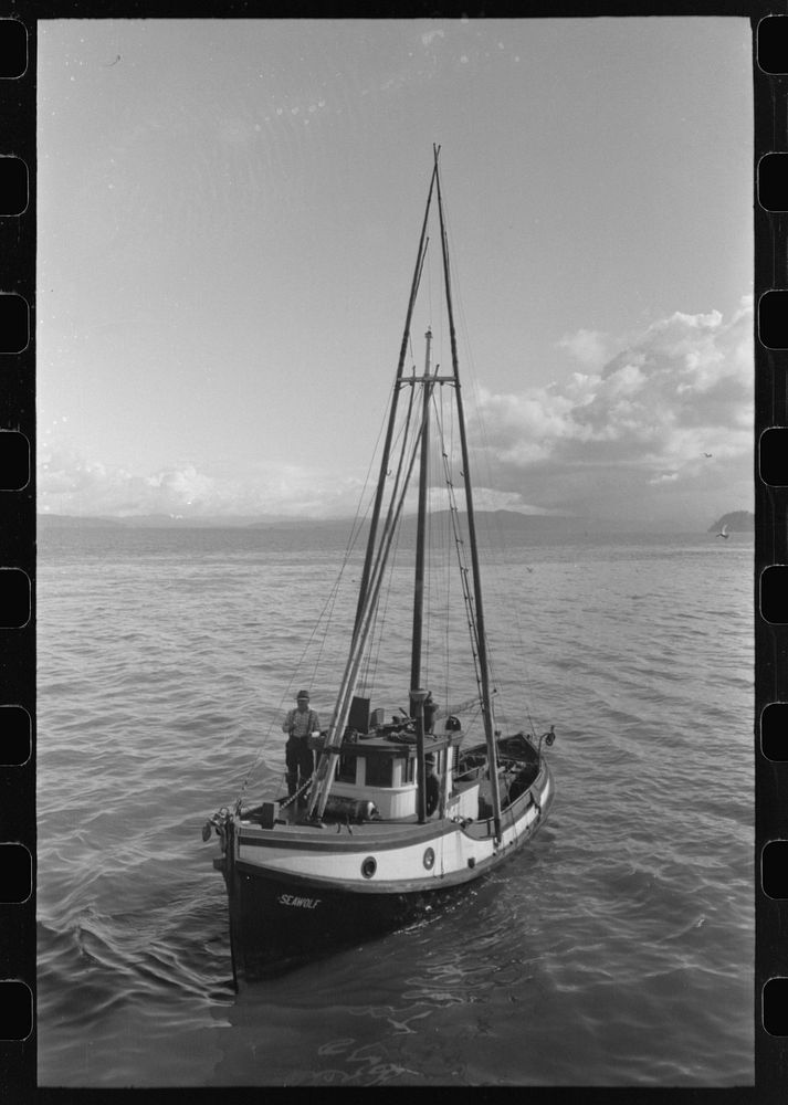 Fishing boat, Astoria, Oregon by Russell Lee