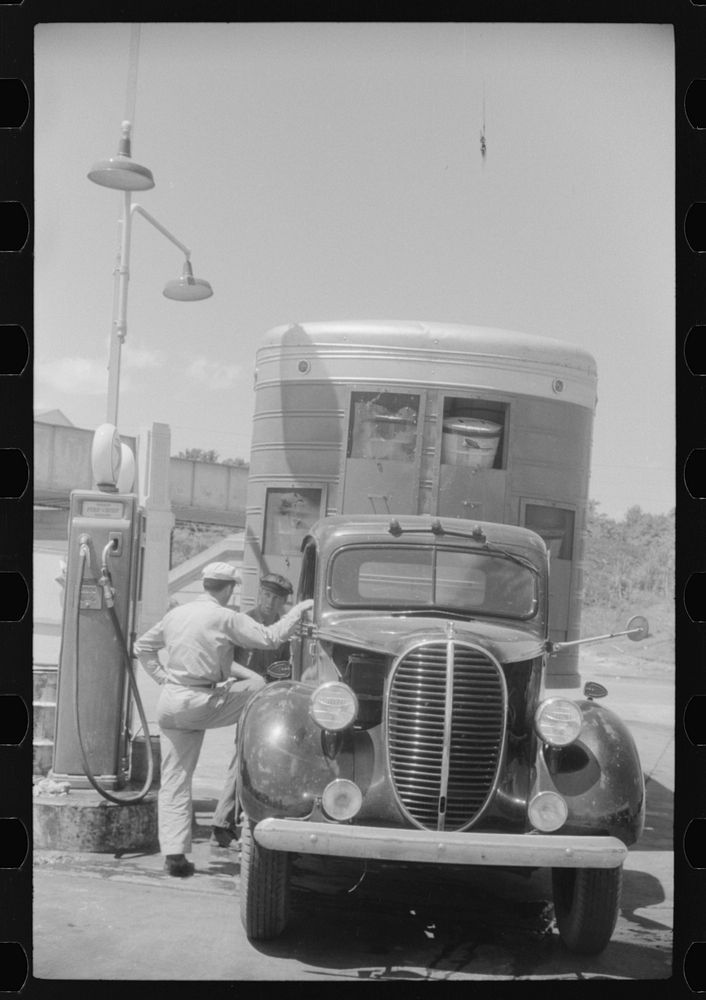 At a truck service station on U.S. 1 (New York Avenue),  Washington, D.C.. Sourced from the Library of Congress.