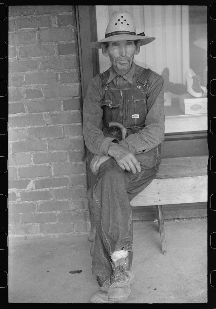 Chewing tobacco, Franklin, Heard County, Georgia. Sourced from the Library of Congress.