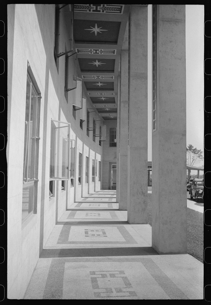Through the colonnade at the municipal airport in Washington, D.C.. Sourced from the Library of Congress.
