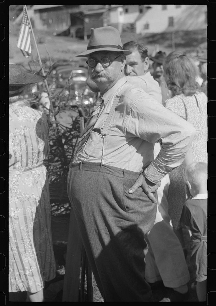 Spectator at the "World's Fair" in Tunbridge, Vermont. Sourced from the Library of Congress.