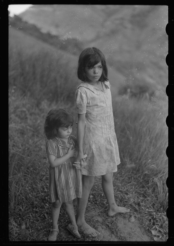 Children who live on a hill farm near Corozal, Puerto Rico. Sourced from the Library of Congress.