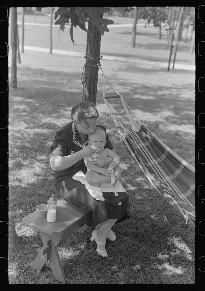 Mother and baby at Greenbelt, Maryland. Sourced from the Library of Congress.