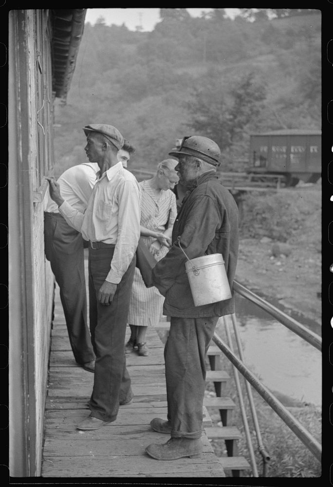 Payday, coal mining town, Osage, West Virginia. Sourced from the Library of Congress.