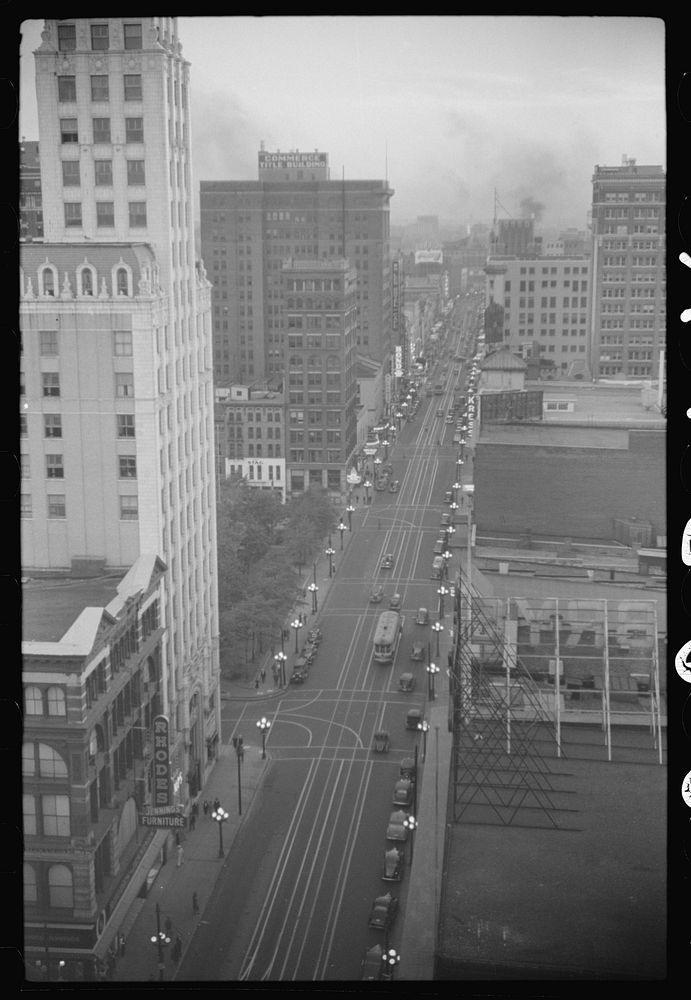 View of Memphis, Tennessee, from roof of hotel. Sourced from the Library of Congress.