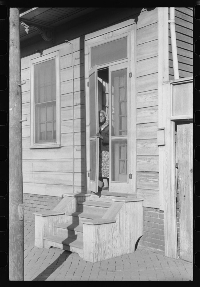 [Untitled photo, possibly related to: Saturday afternoon in New Orleans, Louisiana]. Sourced from the Library of Congress.