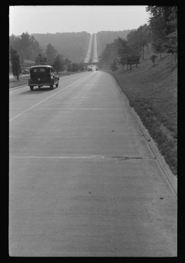 [Untitled photo, possibly related to: Merritt Parkway, New York to Connecticut]. Sourced from the Library of Congress.