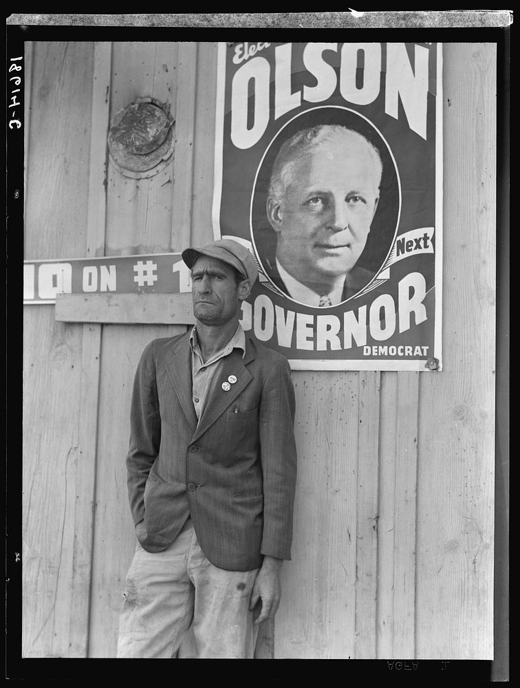 FSA/8b32000/8b32700\8b32701a.tif. Sourced from the Library of Congress.