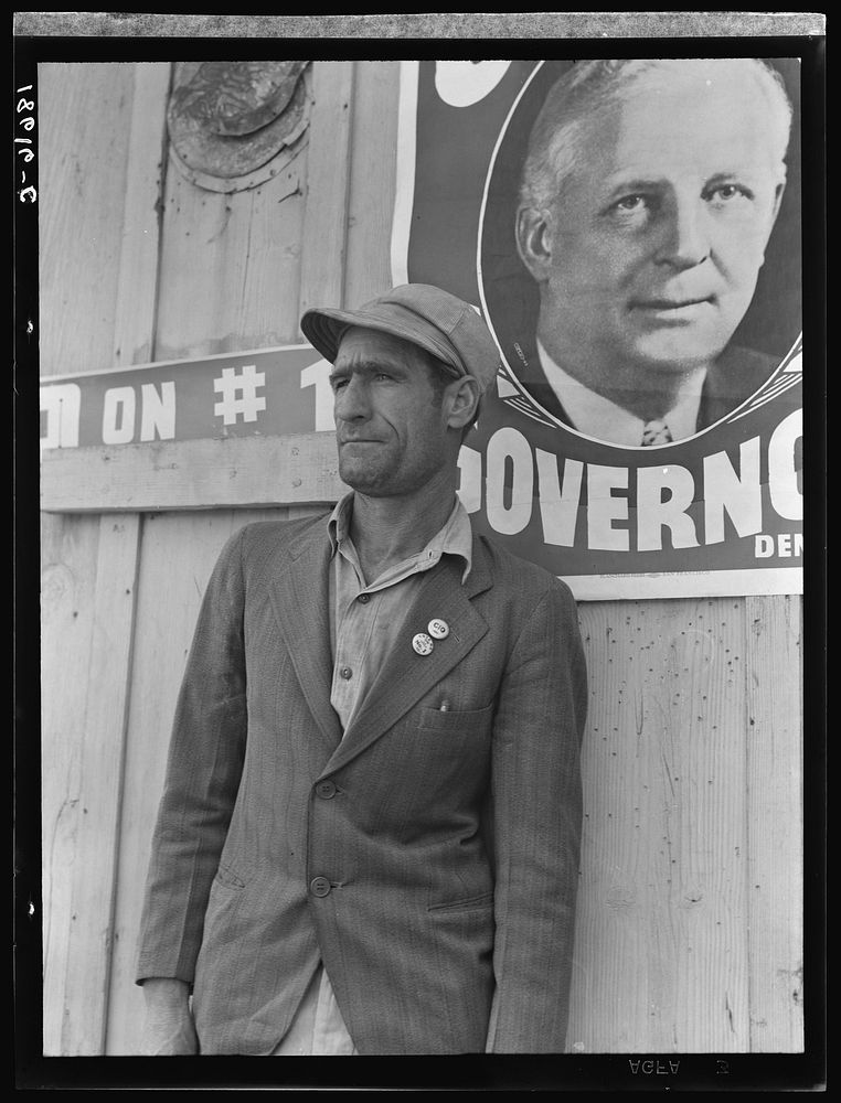 FSA/8b32000/8b32700\8b32703a.tif. Sourced from the Library of Congress.