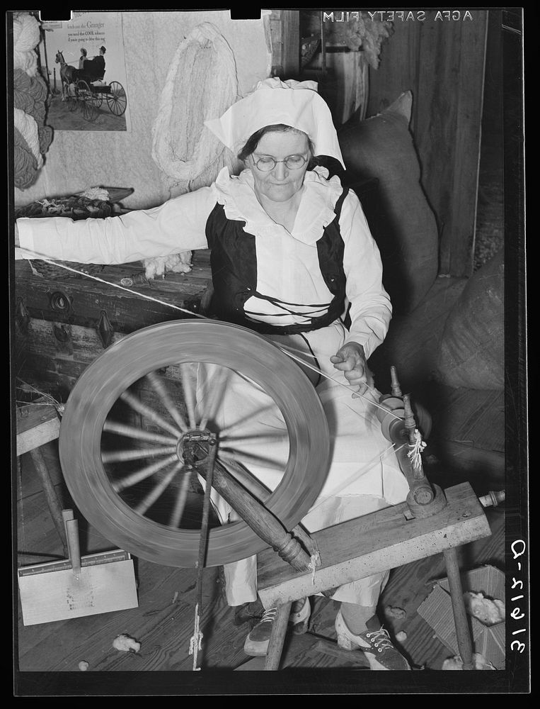 Madame Dronet. First operation in spinning carded cotton into thread. Erath, Louisiana by Russell Lee
