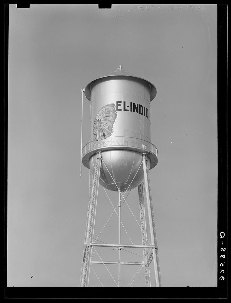 Water tower. El Indio, Texas by Russell Lee