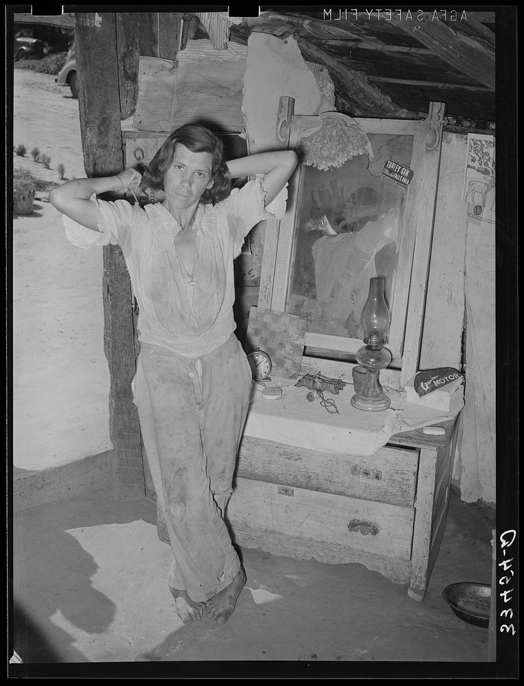 Wife of WPA (Works Progress Administration/Work Projects Administration) worker living in Arkansas River bottoms. Webbers…