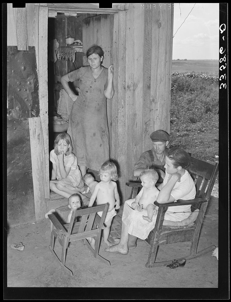 [Untitled photo possibly related to: Group of agricultural day laborers and their children near Tullahassee, Oklahoma.…