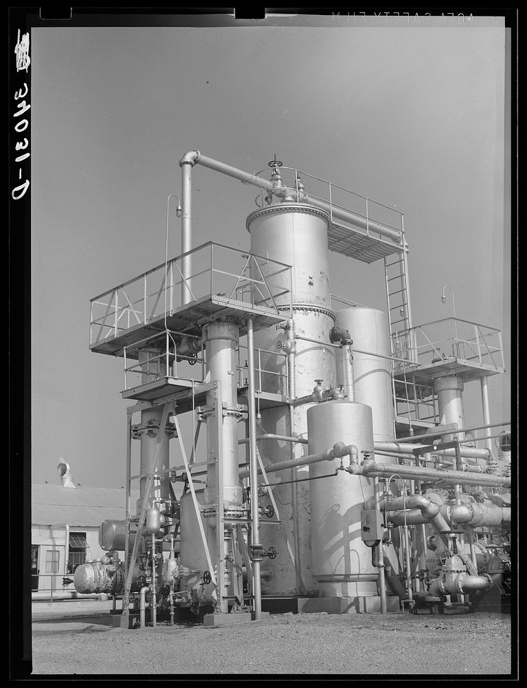 Oil refinery equipment. Seminole, Oklahoma by Russell Lee