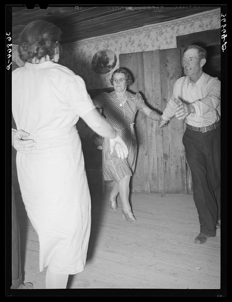 Square dance, Pie Town, New Mexico by Russell Lee