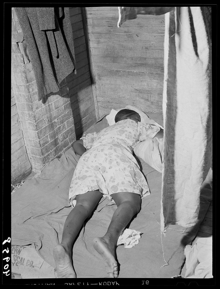 Sleeping quarters for a migratory agricultural worker at Belcross, North Carolina. Sourced from the Library of Congress.