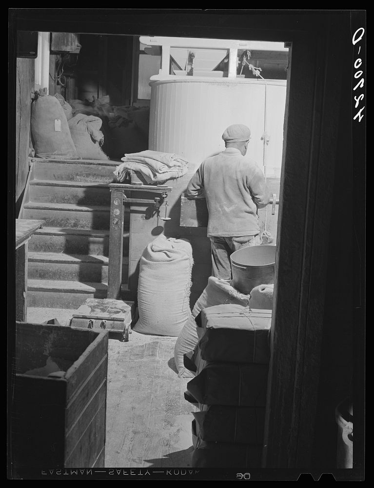 Inside Kenyon's johnnycake flour mill in Usquepaugh, Rhode Island. Sourced from the Library of Congress.