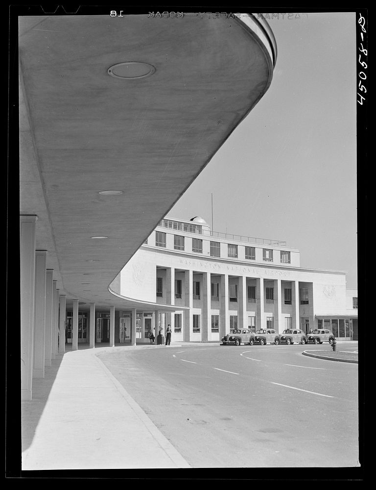 View of the front of the airport building. Municipal airport, Washington, D.C.. Sourced from the Library of Congress.