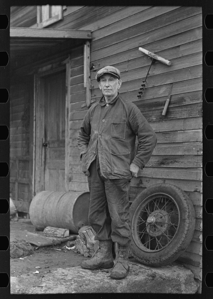 William McDermott, tenant on 120 acre farm owned by an estate, near Anthon, Iowa by Russell Lee