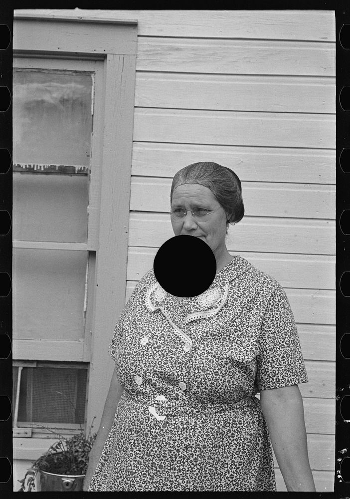 [Untitled photo, possibly related to: Residents of Section 30. Near Winton, Minnesota] by Russell Lee