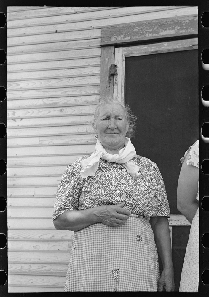 Old woman resident of Winton, Minnesota by Russell Lee