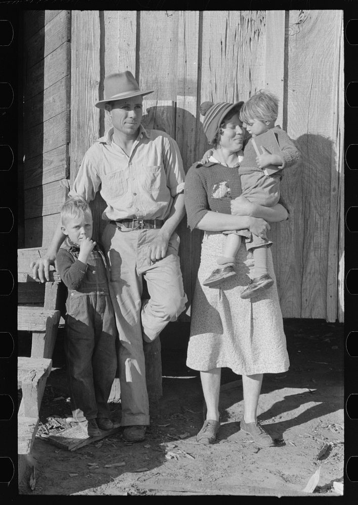 Family who will be resettled, Transylvania Project, Louisiana by Russell Lee
