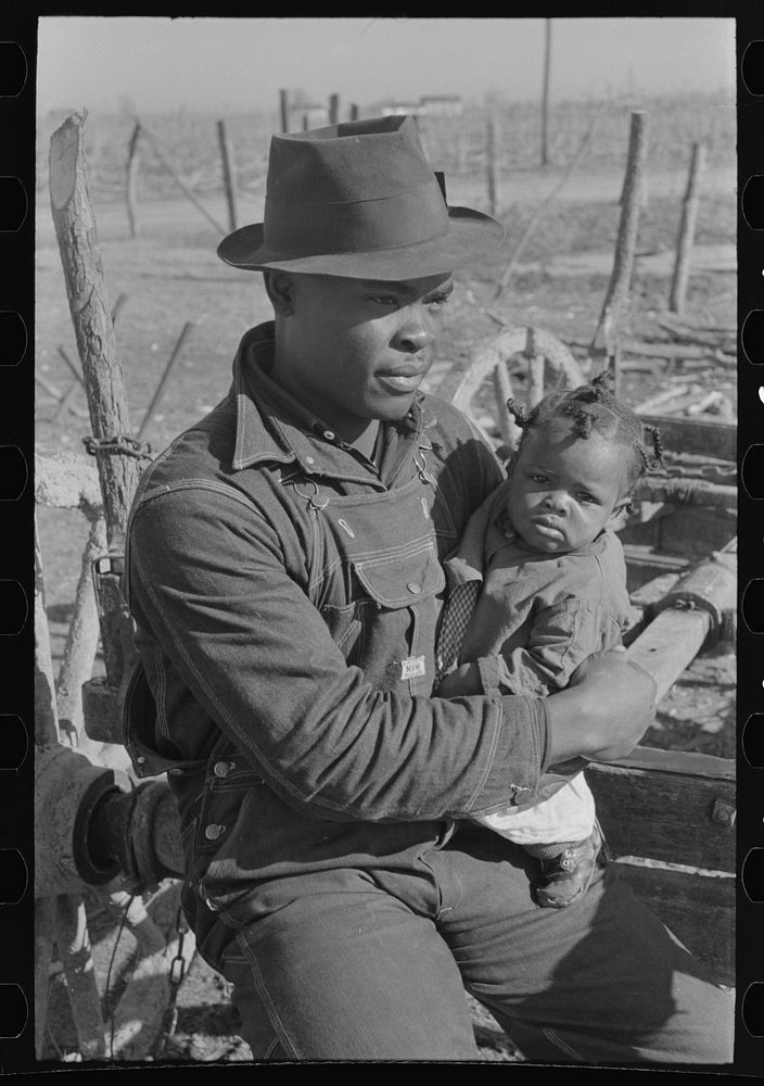 Sharecropper and child who will be resettled, Transylvania Project, Louisiana by Russell Lee