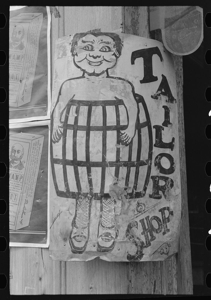 Symbol tailor shop, San Antonio, Free Photo rawpixel